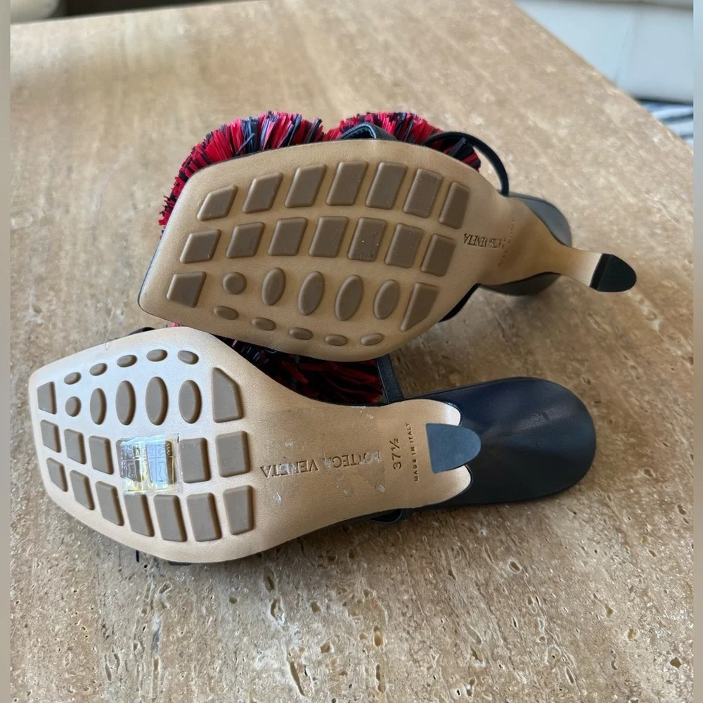 NWOB Bottega Veneta Adam Leather Two-Band Pom Sandals size 37.5